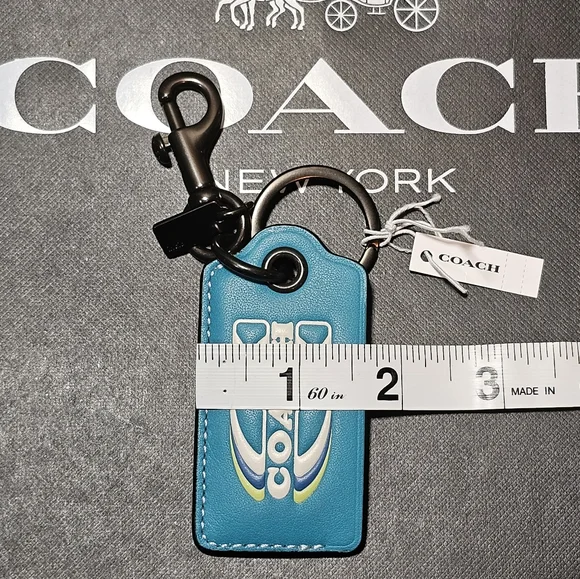 (UNISEX)COACH BOTTLE OPENER KEY FOB / KEYCHAIN W/COACH PRINT (NWT) - Picture 9 of 10